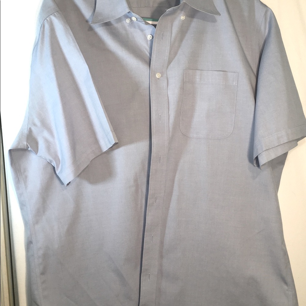 Nordstrom men’s short sleeve sleeve dress shirt size 17 Traditional fit